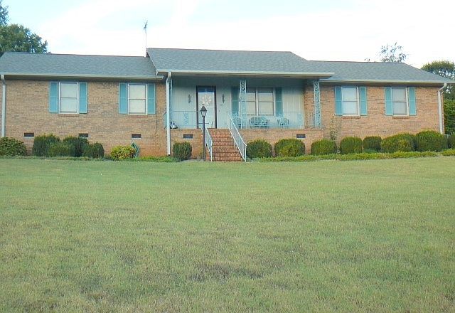 1st image of 102 Moorland Dr