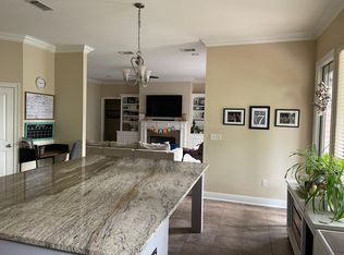 16480 Long Lake Dr, Prairieville, LA 70769