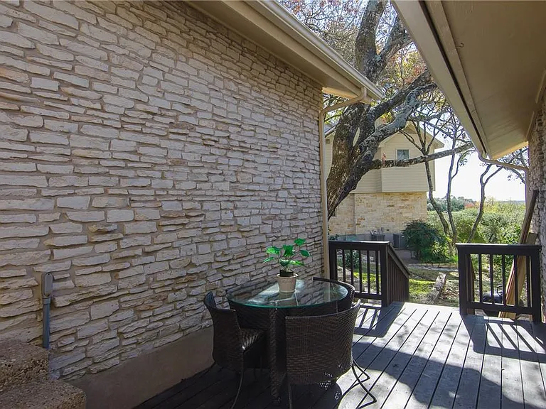 1353 Lost Creek Blvd — Photo 31
