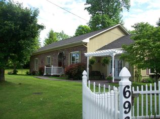 696 Ashley Ln, Summersville, WV 26651