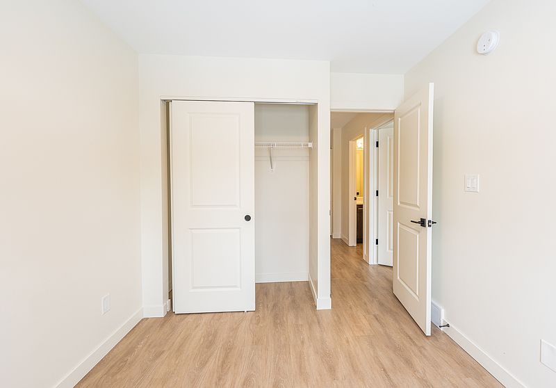 Winnipeg Apartment for rent - 3 Bedrooms — photo 14