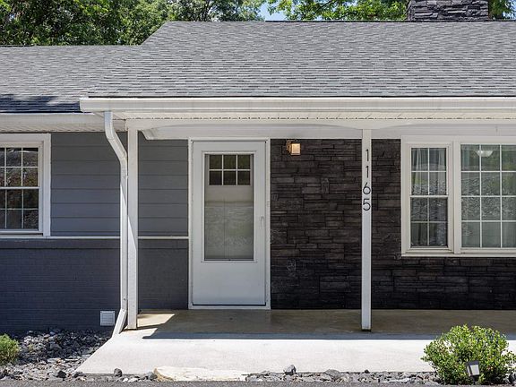 3rd image of 1165 Westmoreland Dr