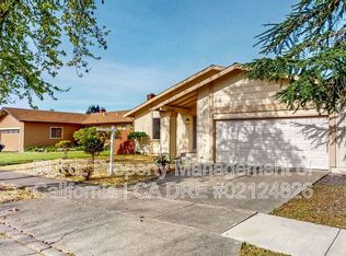 3587 Banyan St, Santa Rosa, CA 95403