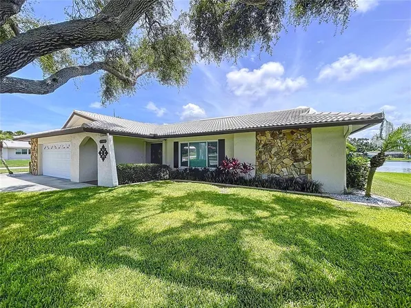 11141 Carla Dr, Largo, FL 33774