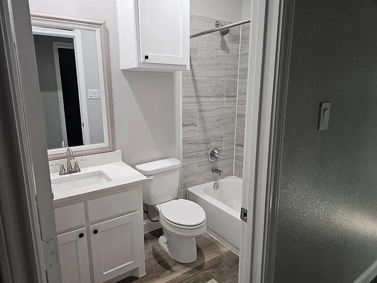803 Jones St — Photo 9