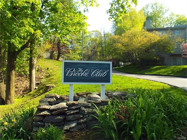 1st image of 504 Brooke Club Dr
