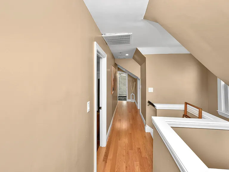 10 Pierce Ave #2 — Photo 23