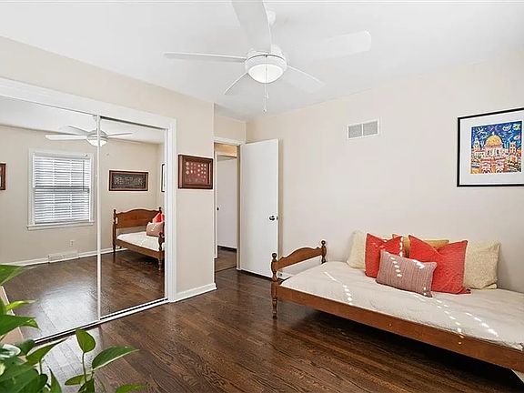 5th image of 9740 Aberdeen Dr