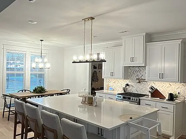 1 Burwell Dr, Bella Vista, AR 72714