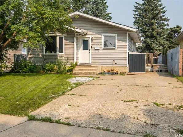 209 Macdowall CRESCENT, Prince Albert, SK S6V 6N4