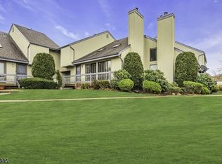 4 Woodhill St, Somerset, NJ 08873