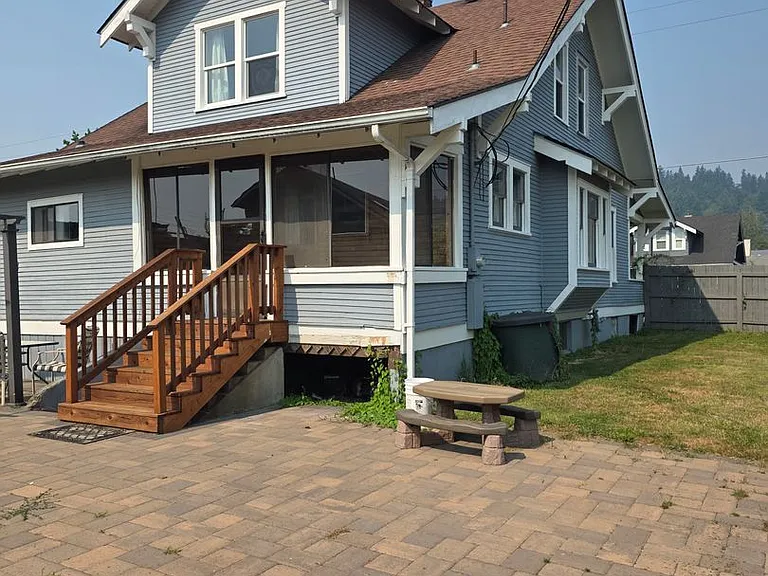 481 SW Cascade Ave — Photo 23