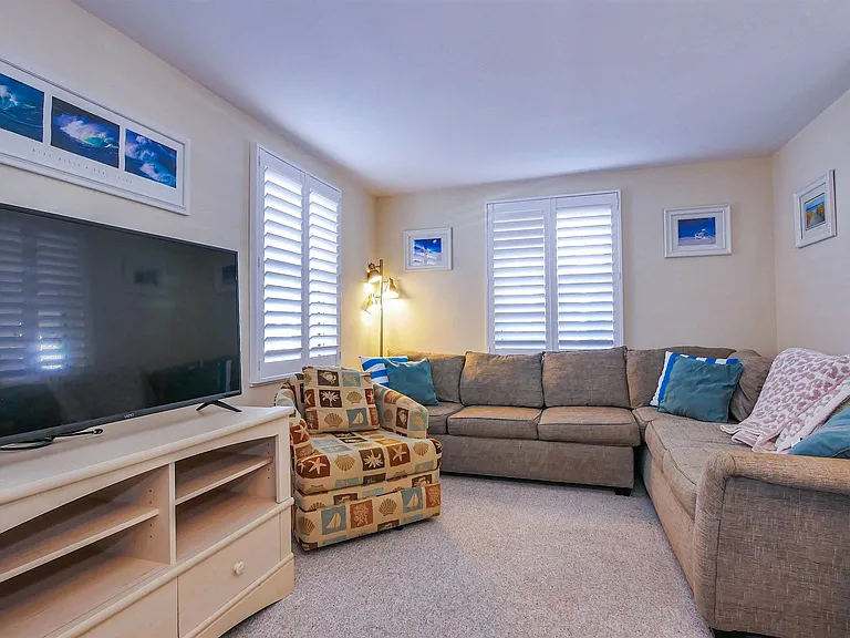100 S Richards Ave #1 — Photo 6