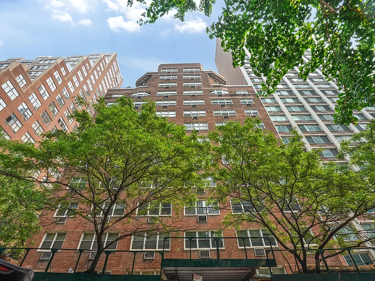 321 E 45th St #10J — Photo 10