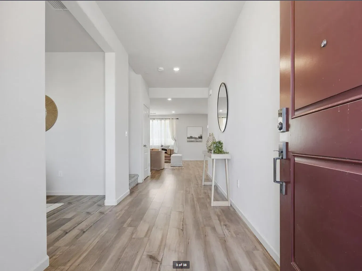 4 bed, 2838 sqft, $4,095 — Photo 2