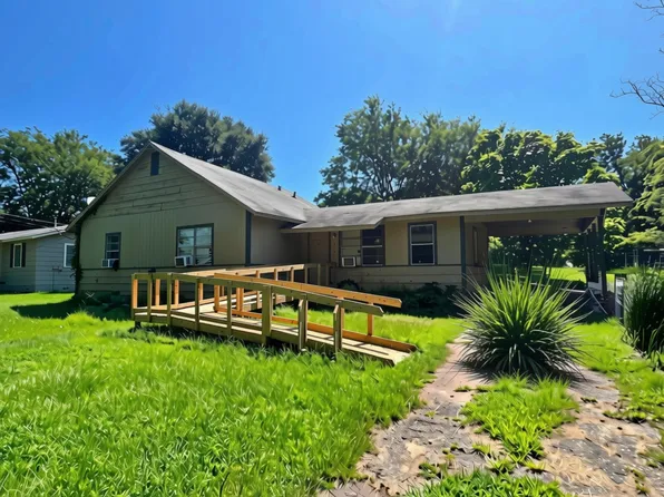 112 Boon St, Linden, TX 75563