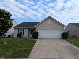 581 Grassy Bend Dr, Greenwood, IN 46143