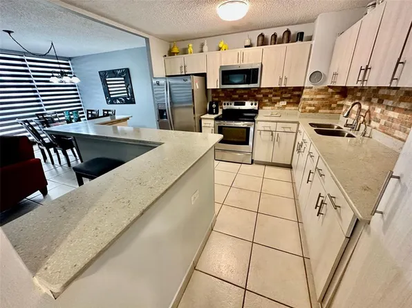 6410 Isla Verde #2, Carolina, PR 00979