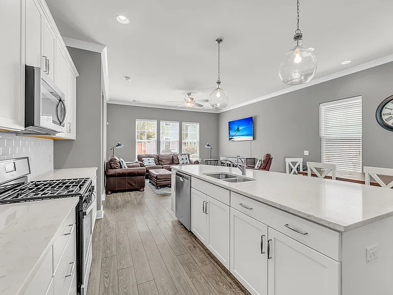 1658 Indy Dr — Photo 11