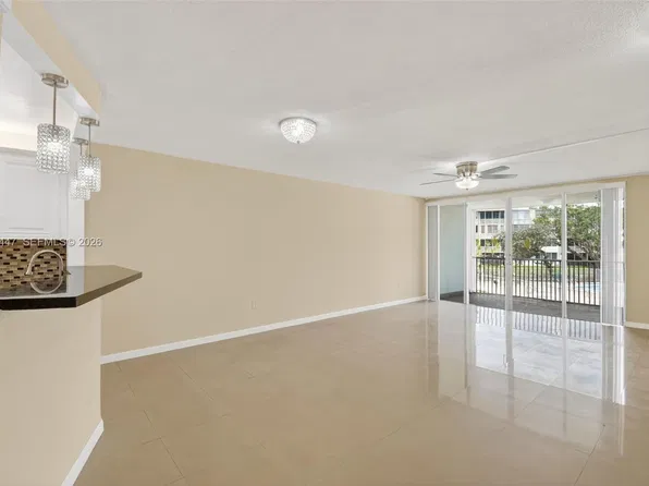 1710 NE 191st St APT 206, Miami, FL 33179