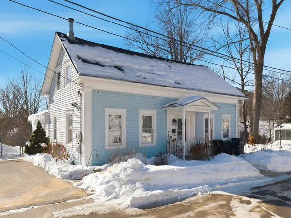 8 West Street, Tilton, NH 03276