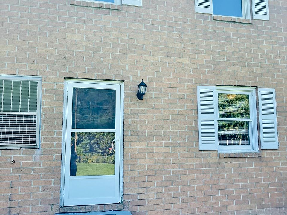 1st image of 810 Elmwood Dr #810