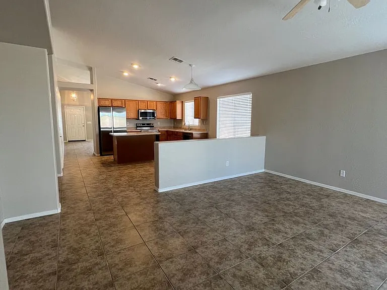 33889 N Barbara Dr — Photo 10