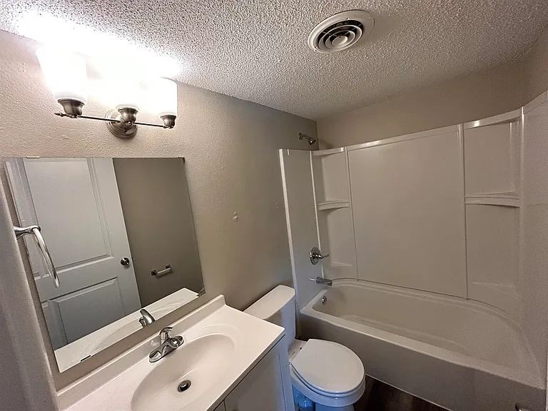 2107 Blairs Ferry Rd NE #2 — Photo 5