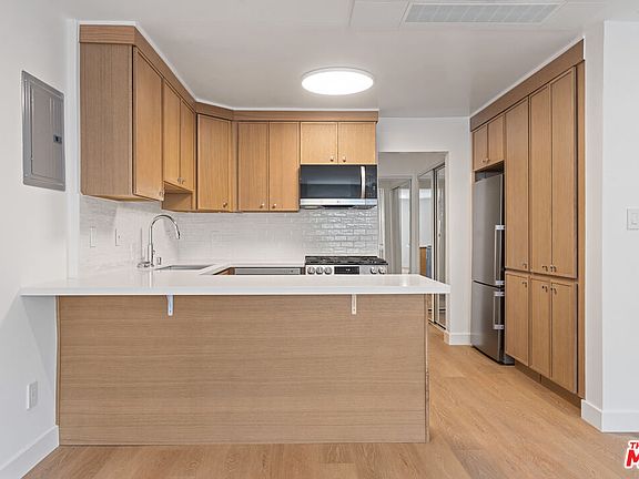 3rd image of 4442 Kingswell Ave #2