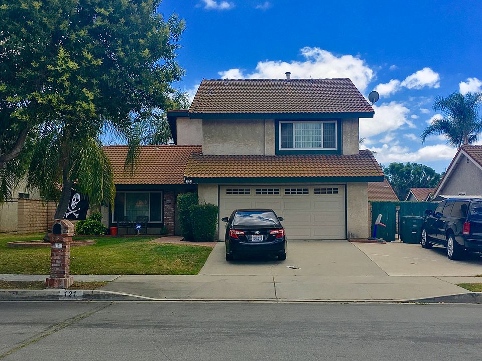 1st image of 121 W Cormorant Dr