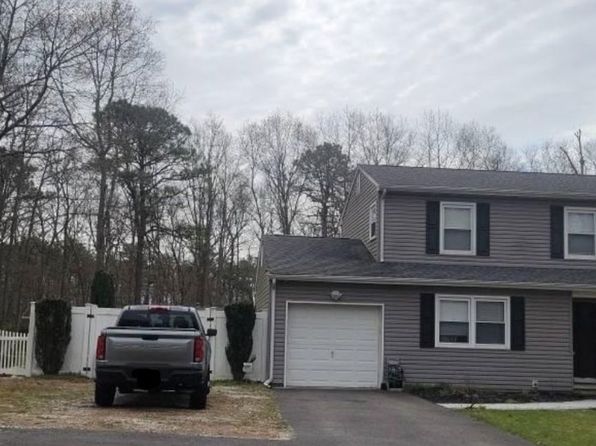 60 1st St, Barnegat, NJ 08005