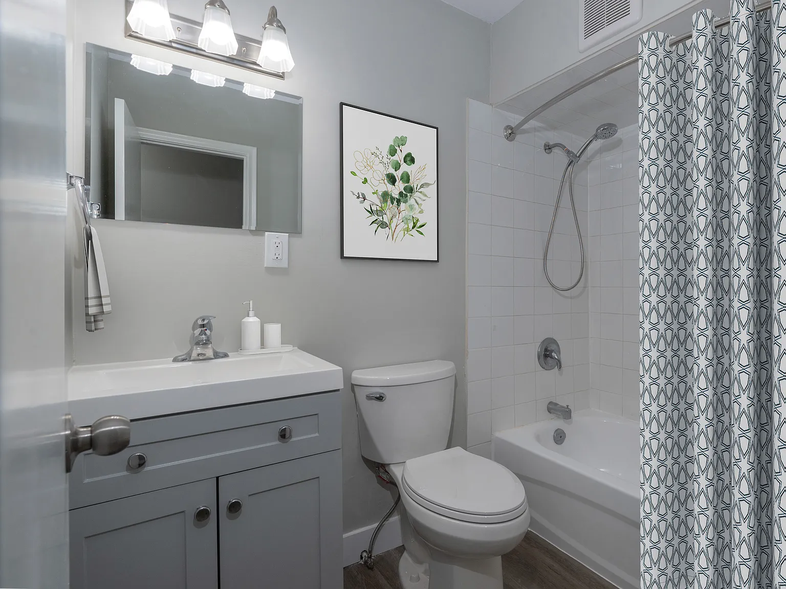 16 Champlain Ave #1377122 photo 1