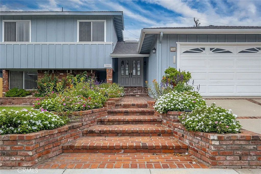 4 bed, 2337 sqft, $6,000 — Photo 3
