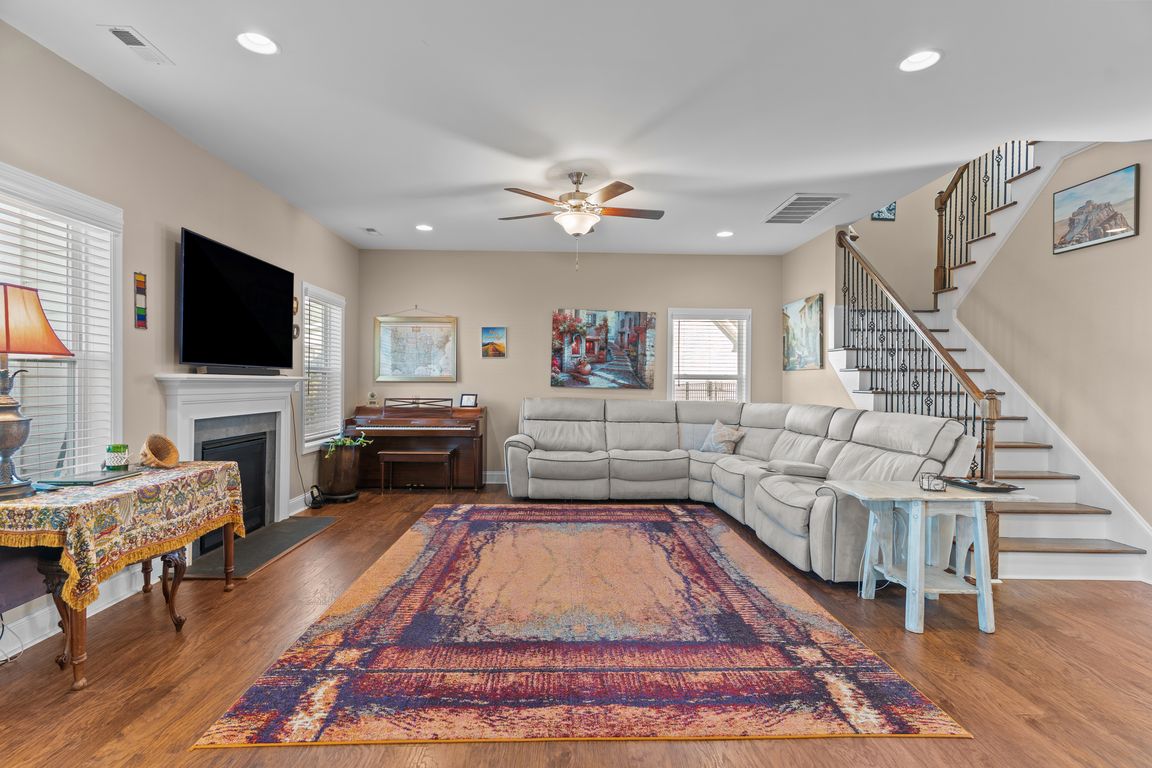 next background image