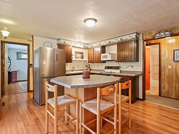 3rd image of 650 N Dyer Park