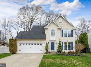 124 Orlando Dr, Sicklerville, NJ 08081