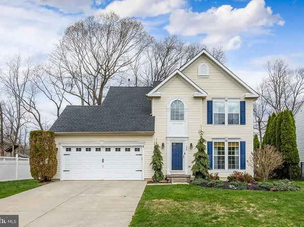 124 Orlando Dr, Sicklerville, NJ 08081