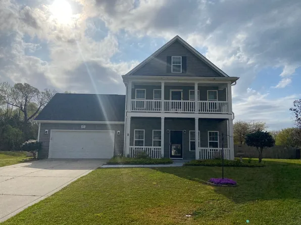 101 Long Pond Dr, Sneads Ferry, NC 28460