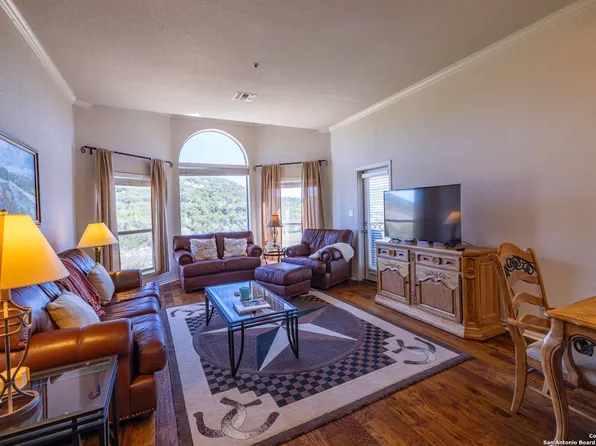 20 Tapatio Dr E #310, Boerne, TX 78006