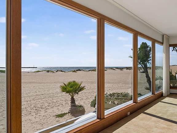 5th image of 3009 Ocean Dr