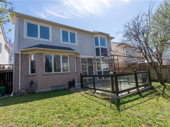 108 Brayshaw Dr, Cambridge, ON N1T 2H5