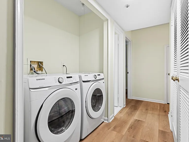2615 Chivalry Ct — Photo 45