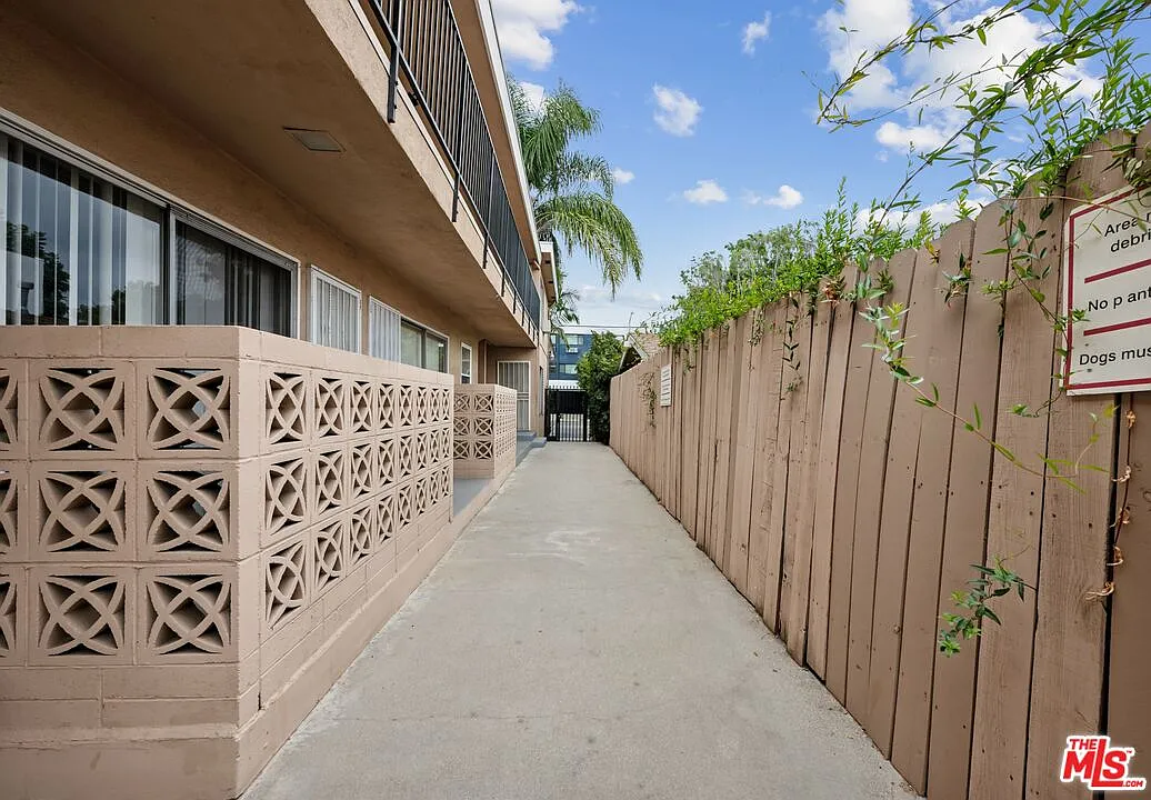 2 bed, 2.0 bath, 995 sqft, $2,995 — Photo 3