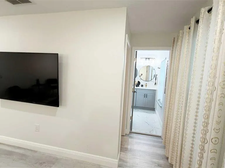 1414 E Harding St — Photo 38