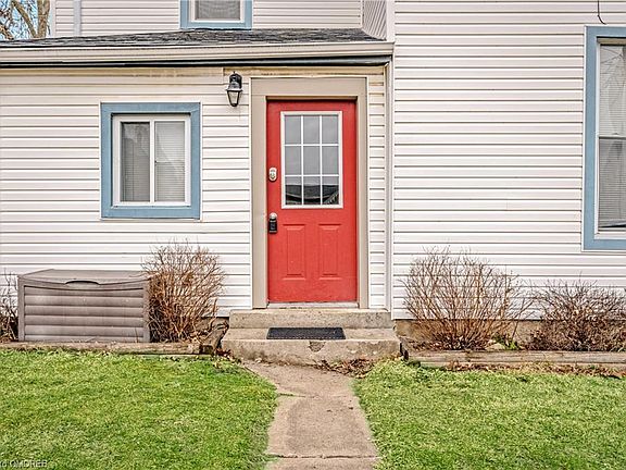 5th image of 101 Essex St