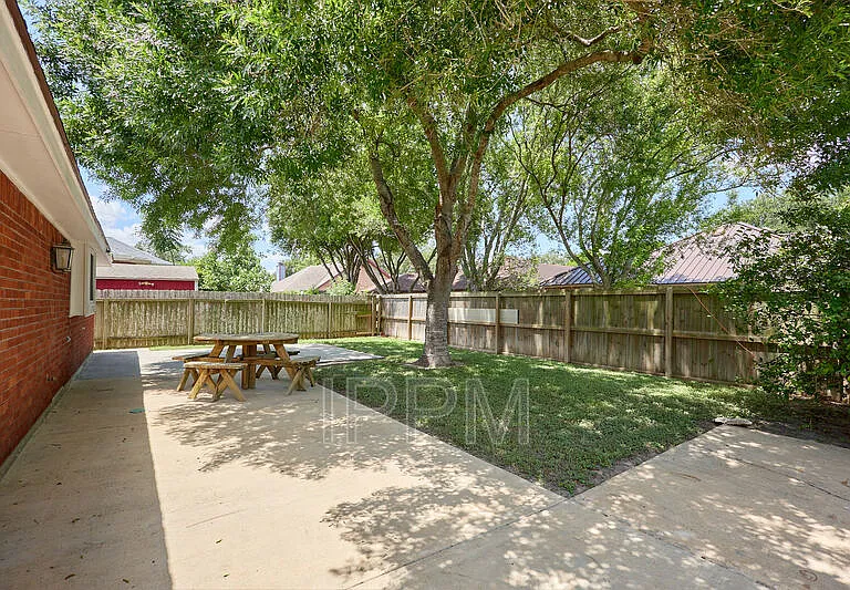 2609 Thomas Ln — Photo 34