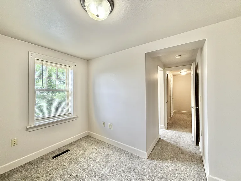 216 Carpenter St #2 — Photo 9
