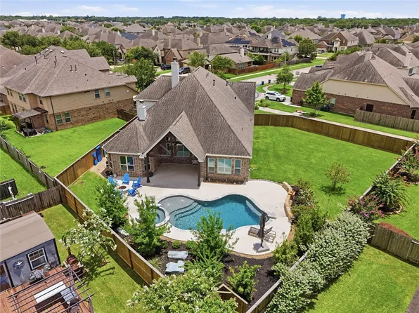 327 Westwood Dr, League City, TX 77573