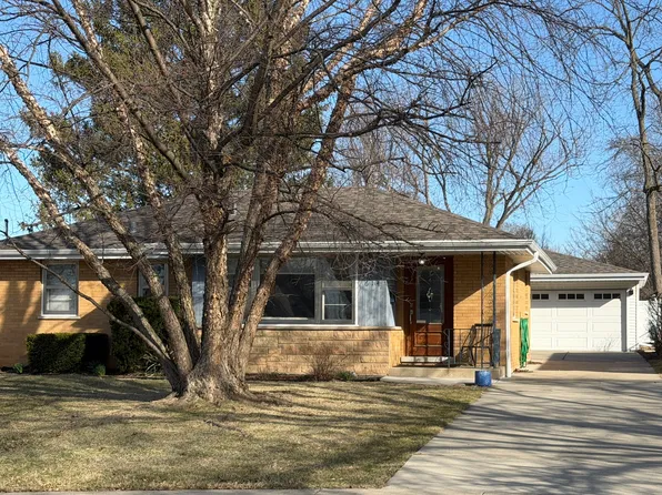 614 E Madison St, Villa Park, IL 60181