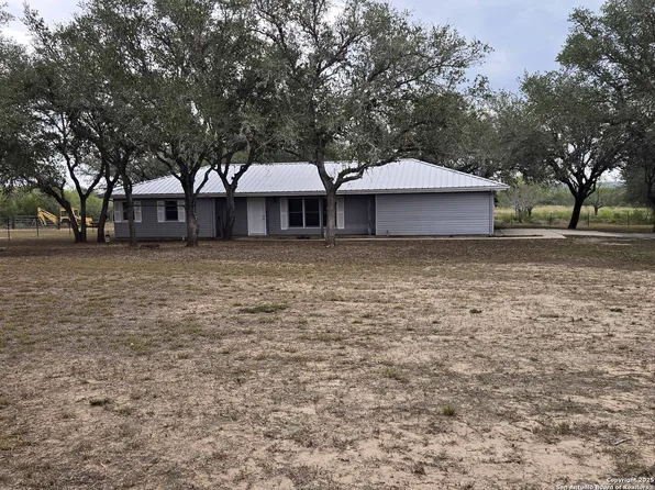 5192 county road 346, Beeville, TX 78102
